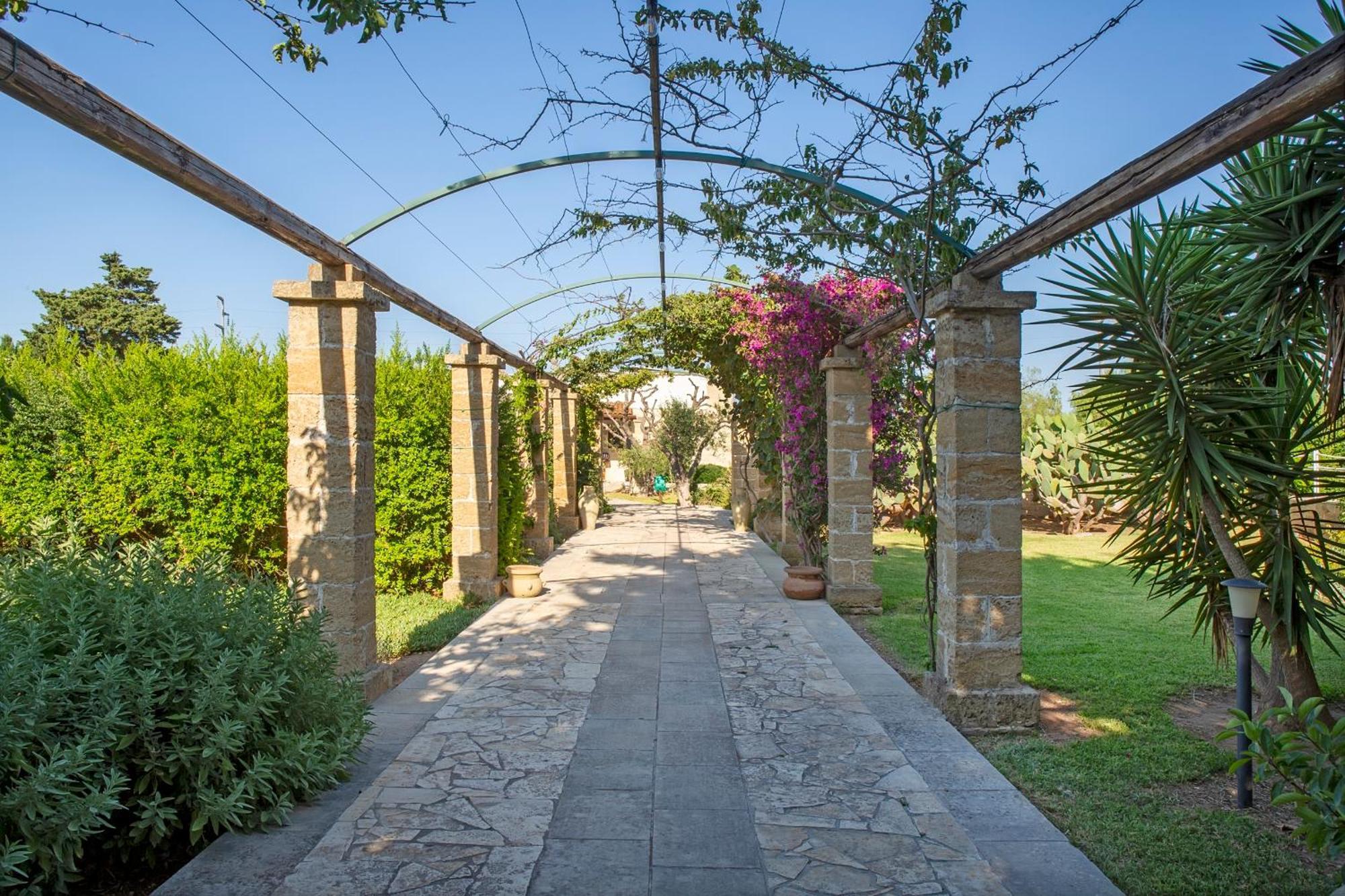 Masseria L'Uliveto Agri Resort 奥特朗托 外观 照片